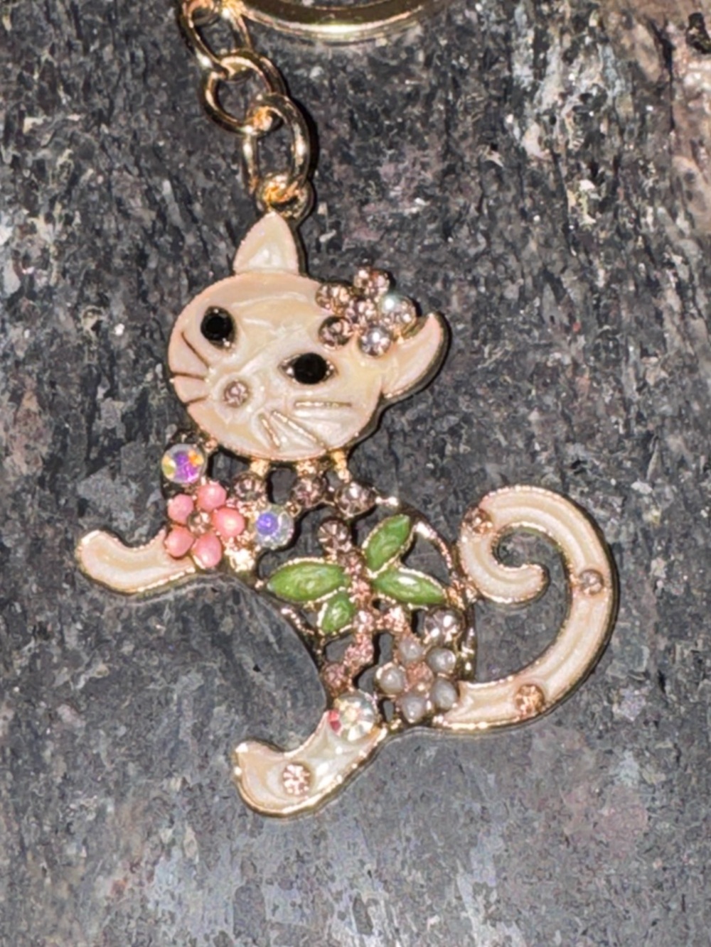 Kitty Cat & Flowers Bag Charm NIP Keychain Enamel Rhinestones NEW Cream Ivory